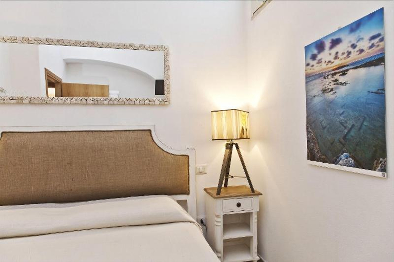 Bedroom 2, Acuario Guest House, Oristano