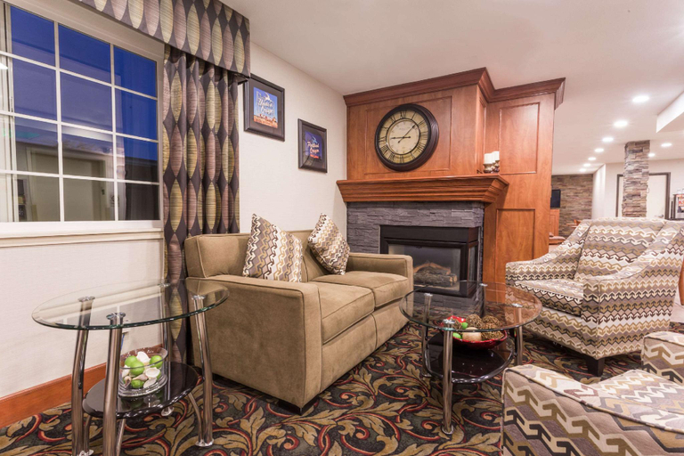 Public Area 3, Ramada by Wyndham Portland, Multnomah
