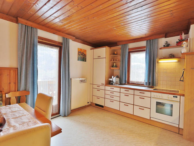 Others 4, Apartment in Niedernsill near Ski Slopes, Zell am See