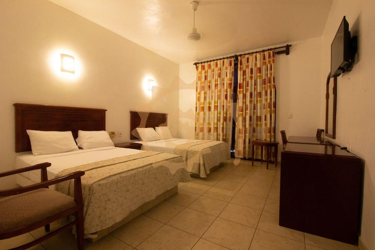 Bedroom 2, Hotel Caracol Plaza, Dist. Pochutla
