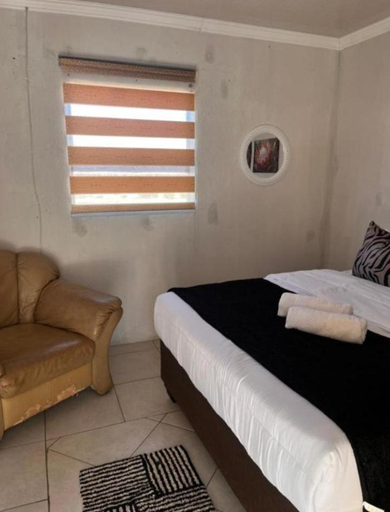 Bedroom 4, Begin Guesthouse, Gert Sibande