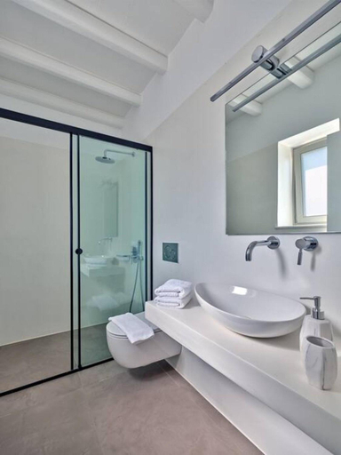 Bathroom, La Vitalite Luxury Villa in Paros, South Aegean