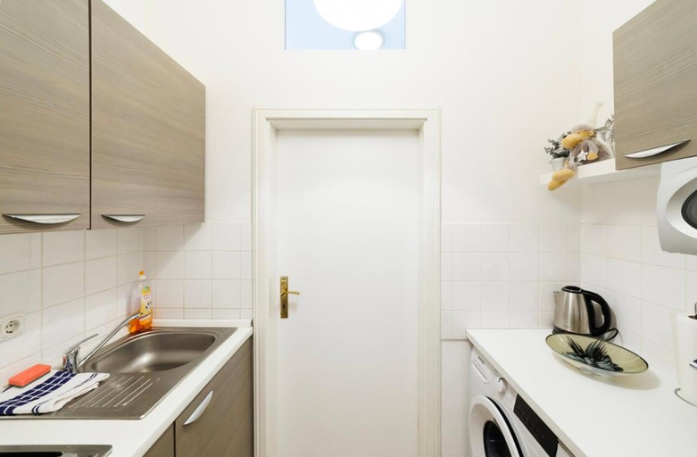 Others 4, Grand Central Mitte Apartment, Berlin