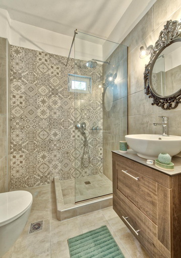 Bathroom 4, Kallas Apartments, Ionian Islands