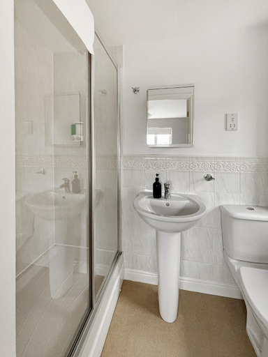 Bathroom 4, Large 5 Bedroom 3.5 Bathroom house garden/driveway, Nottinghamshire