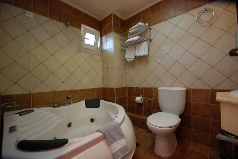Bathroom 4, Porto Plakias & Spa, Crete
