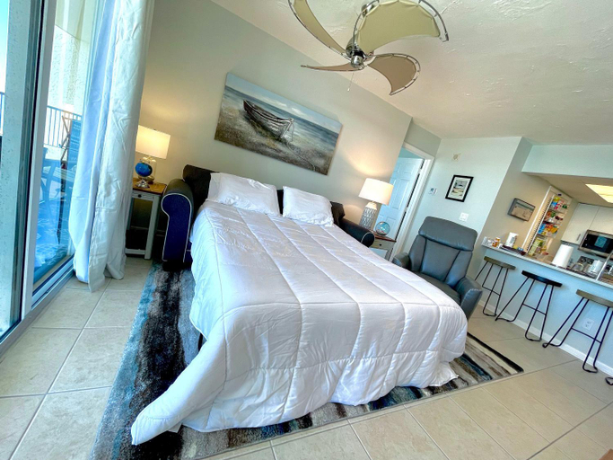 Bedroom, Emerald Bay Escape, Bay
