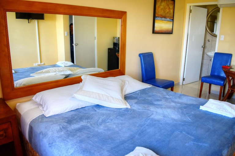 Bedroom 2, Sandra Tours