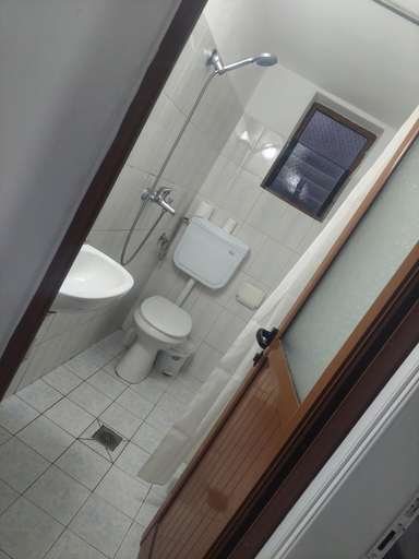 Bathroom 2, Casa Mia Economy Condos, Sarandës