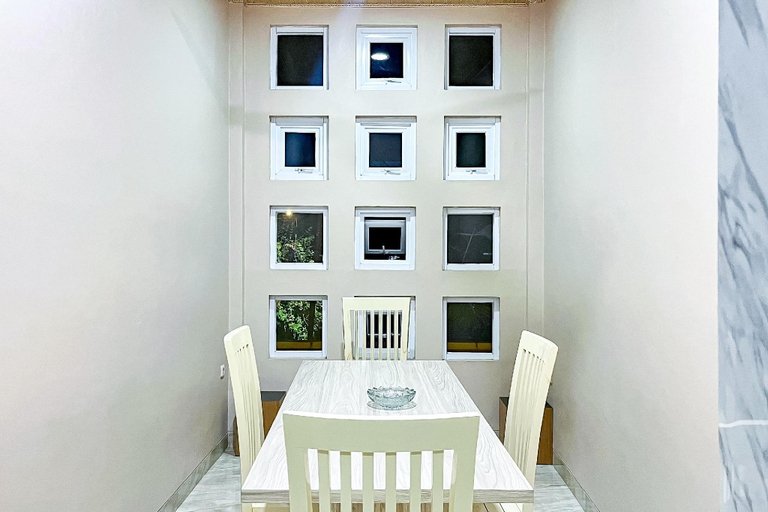 Public Area, RedDoorz Plus @ Krishna Homestay Kupang, Kupang