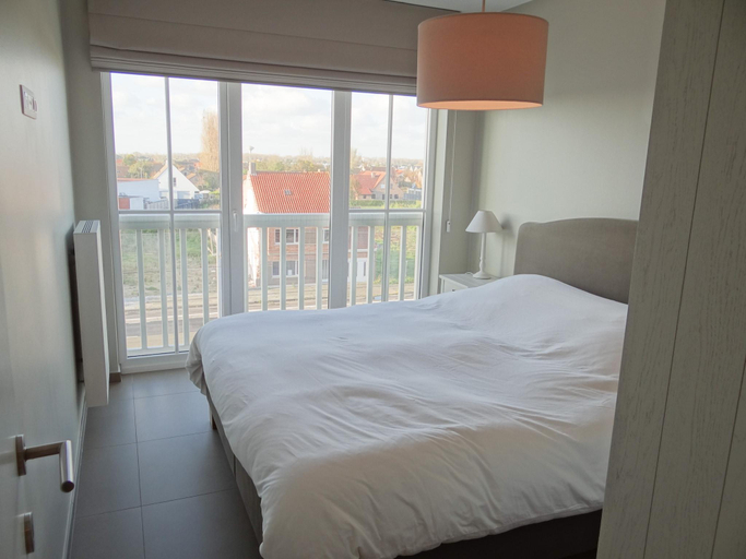 Bedroom 2, Apartment in Nieuwpoort near the Beach, West-Vlaanderen