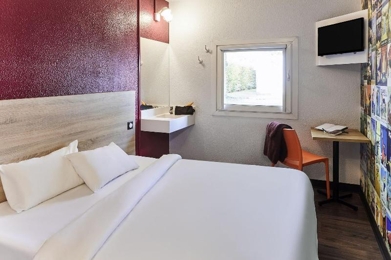 Bedroom 2, Hotelf1 Saint Nazaire La Baule, Loire-Atlantique
