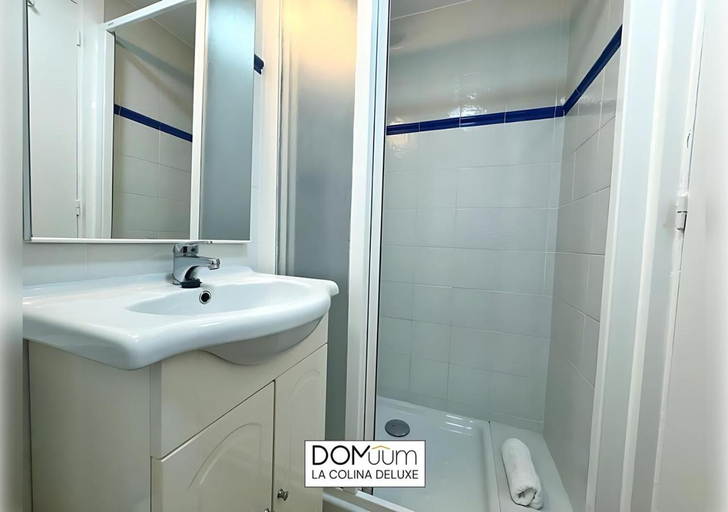 Bathroom 3, DOMuum Holidays - LA COLINA Apartments, Tarragona
