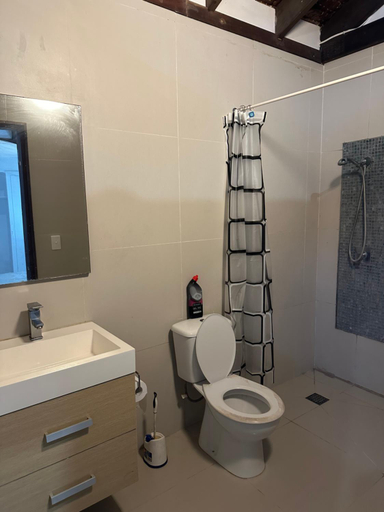 Bathroom 3, Vila Del Mare Oceanfront Villas, Malorua