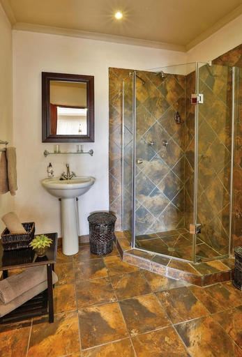 Bathroom 4, Olive Grove Guest Farm, Central Karoo