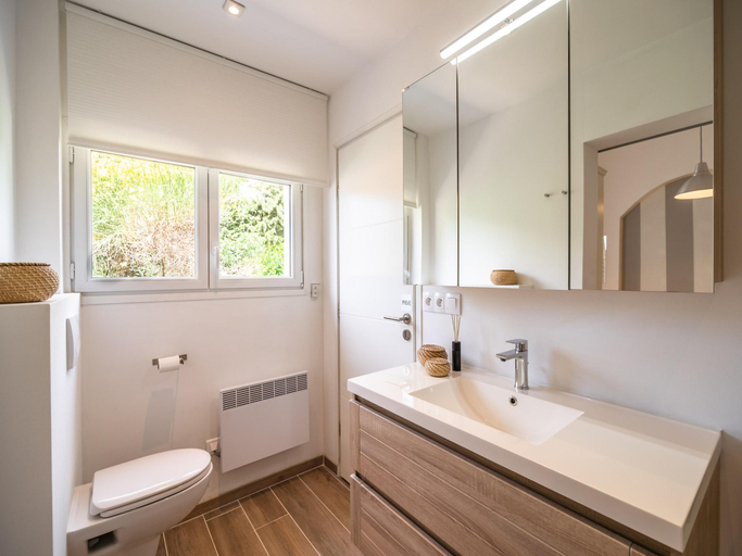 Bathroom 4, Villa in Pouzols with Private Pool Vineyards, Aude