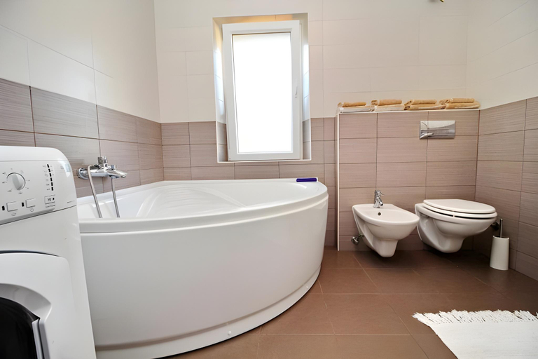 Others 4, Apartment with terrace and garden, Vela Luka