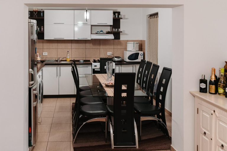 Others 5, Ande House, Orsova