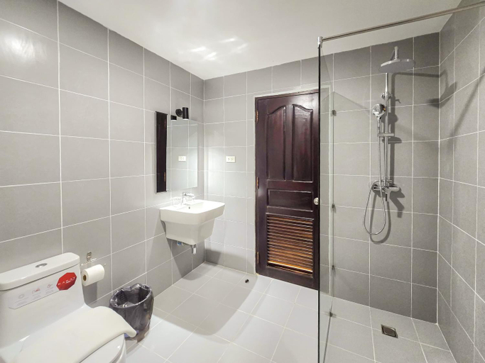 Bathroom 4, Douangchan Plaza Hotel, Vientiane