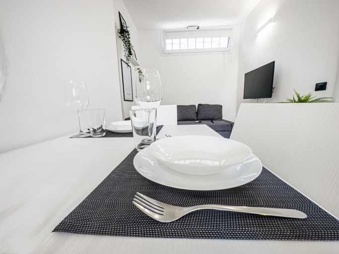 Others 5, Vigentino Suites, Milano