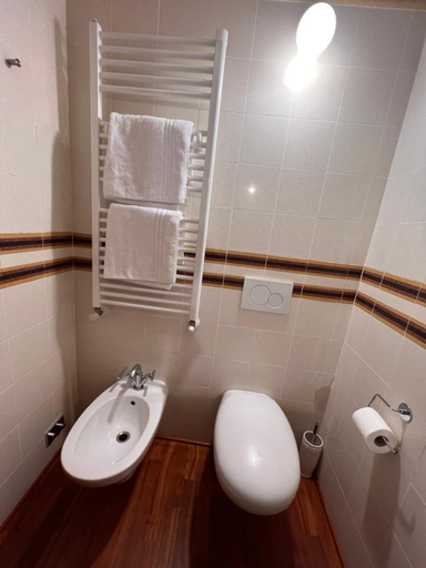 Shower 3, Tosca , Florence