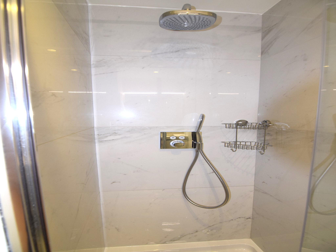 Bathroom 3, Apartment located next to the Casino, West-Vlaanderen