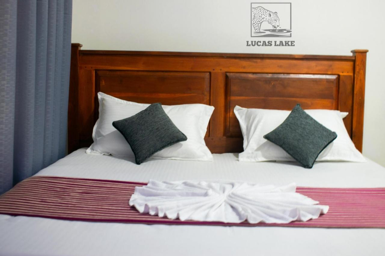 Bedroom 2, Lucas Lake Hotel, Thissamaharama