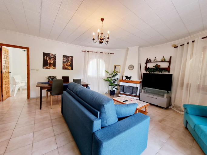 Food & Drinks, House With Pool In La Siesta, Alicante
