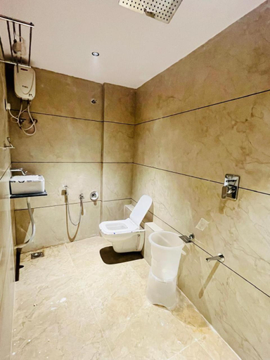 Bathroom 3, Hotel Royal SKY, Morbi