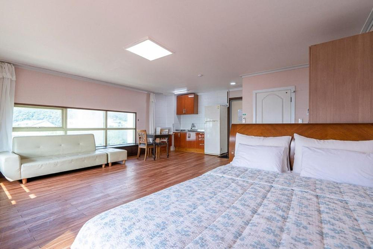 Bedroom, Yeonghungdo Haesong, Ongjin