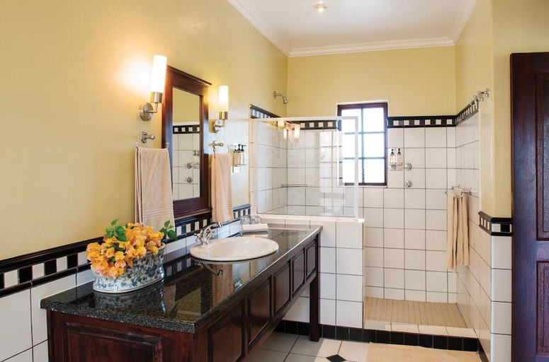 Bathroom 5, Perrys Bridge Hollow Boutique Hotel, Ehlanzeni