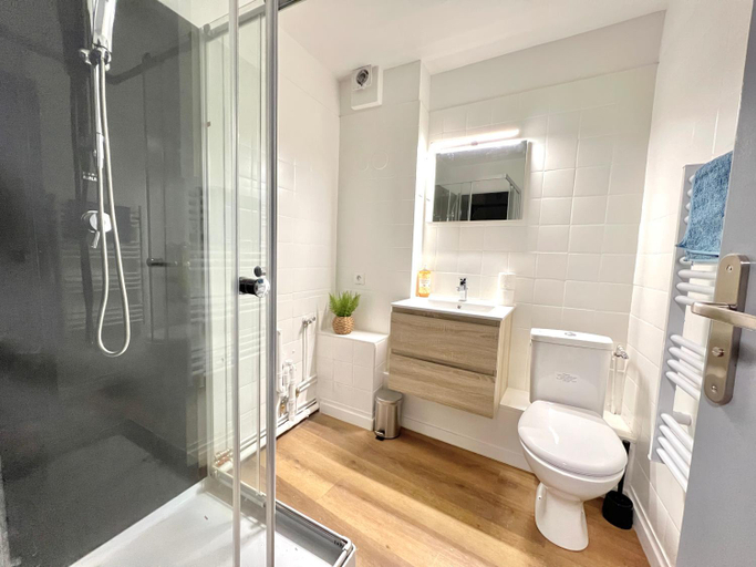 Bathroom 5, Les 4 Appartements au cœur de Chatellerault, Vienne