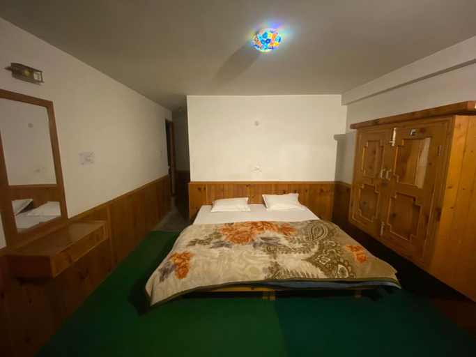 Others 2, Rockway hostel, Kullu