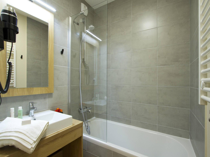 Bathroom 3, Apartment in LEclose with Mountain Views, Isère