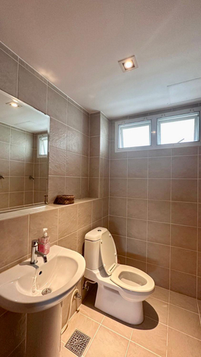 Bathroom 4, Seaview Condominium A12, Klaeng
