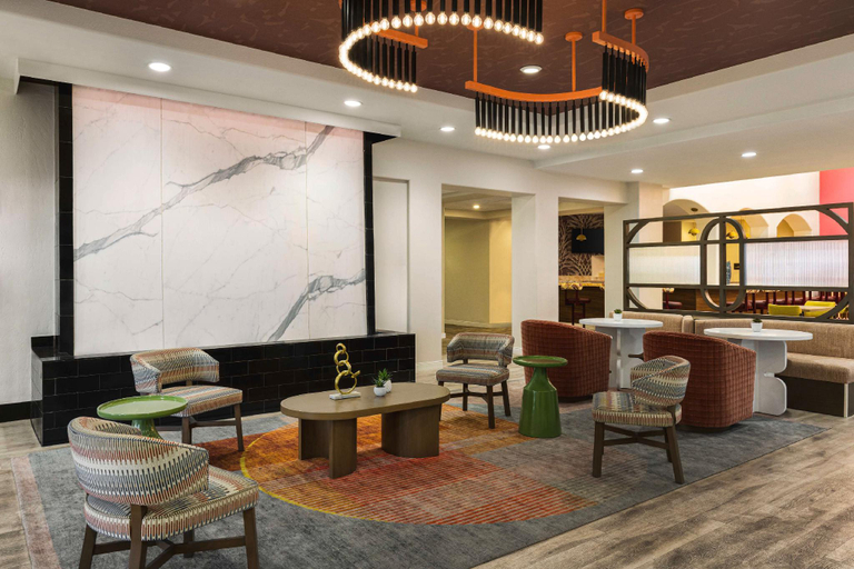 Public Area 2, Hampton Inn Tropicana, Clark