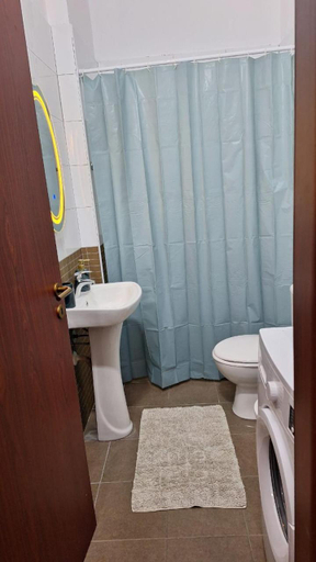 Bathroom 3, Blera's Seafront Studio, Vlorës