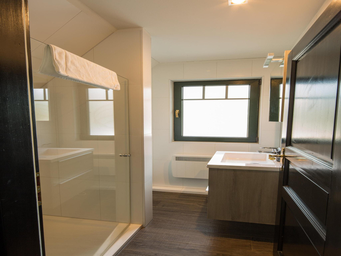 Bathroom 4, Doppelhaushalften im Naturresort Drewitz, Mecklenburgische Seenplatte