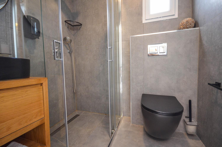 Bathroom 5, Hawaii Luxury Suites