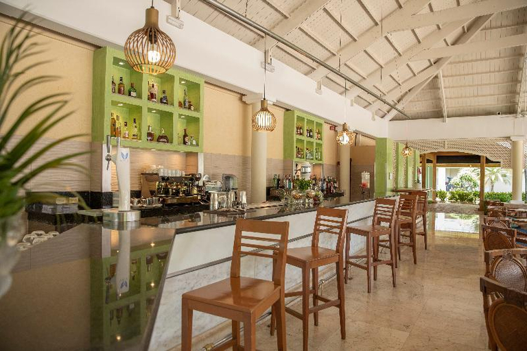 Food & Drinks 5, Iberostar Waves Punta Cana - All Inclusive, Salvaleon de Higuey