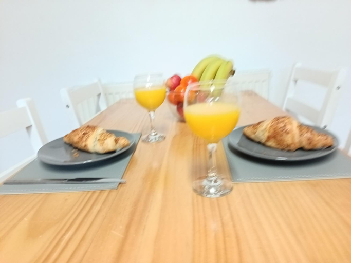 Food & Drinks 4, Geneva Cottage - close to Darlington train station, Darlington