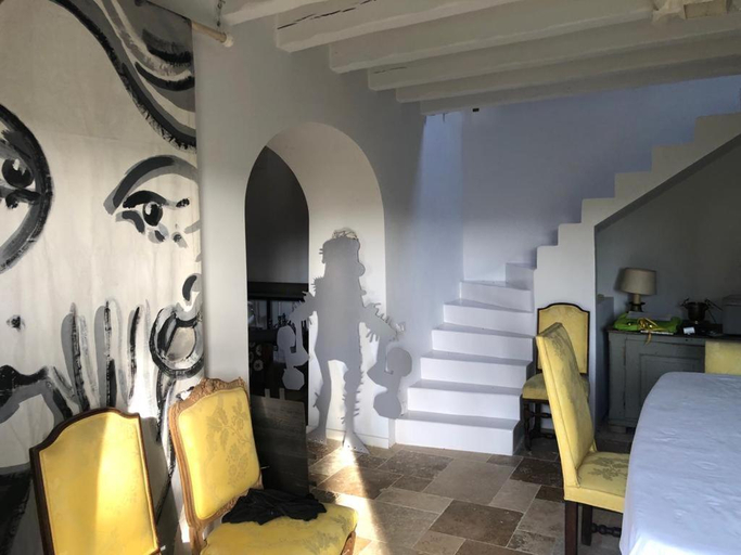 Bedroom 2, Perche King's Bedroom in maison nomade chic, Orne