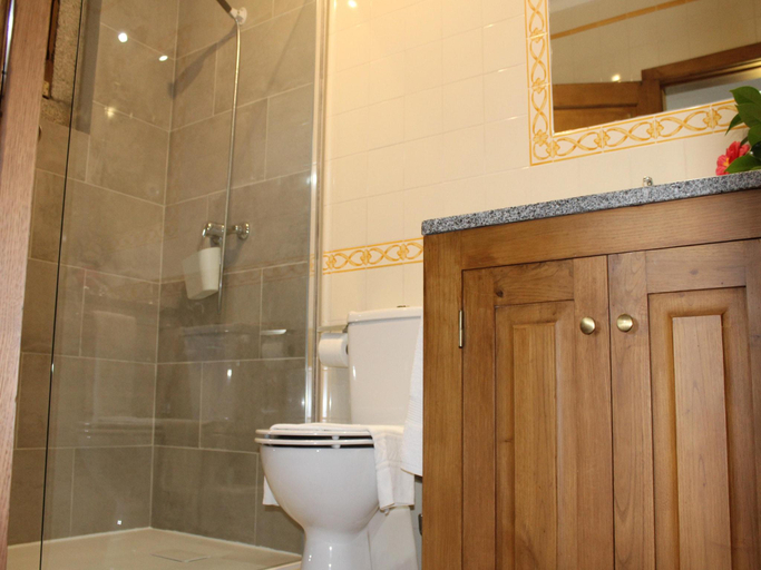 Bathroom 4, Cottage in Santa Comba with Pool, Ponte de Lima