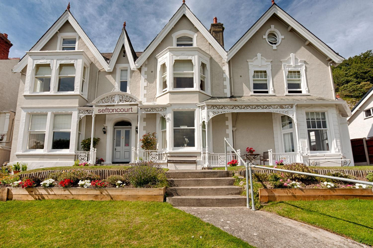 Others 5, Sefton Court, Conwy