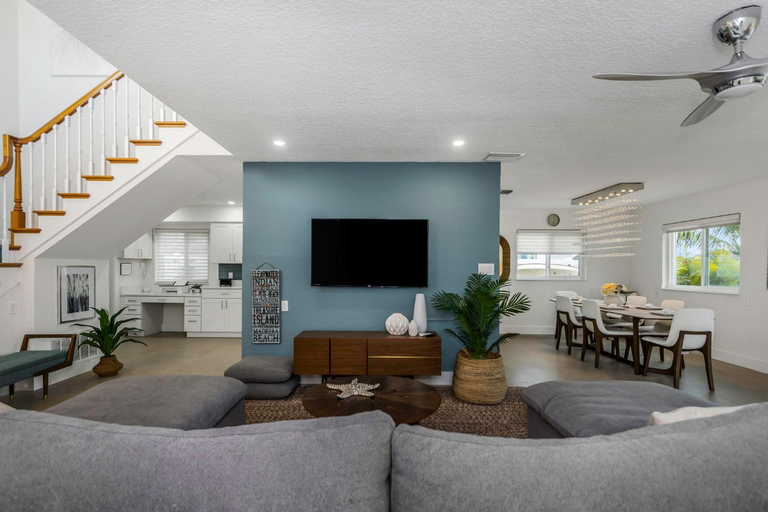 Facilities, Azule Waterfront Villa with Private Dock, Pinellas