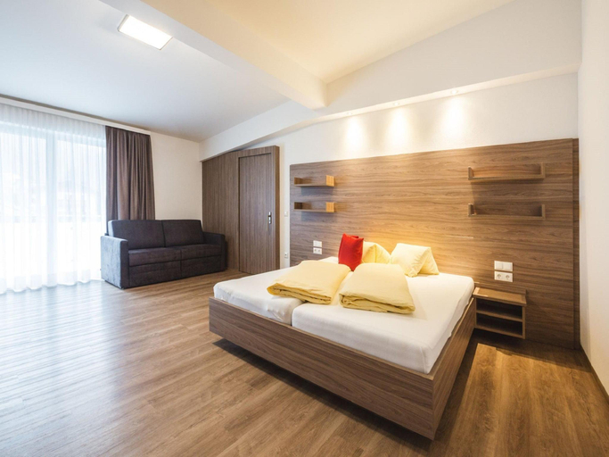 Bedroom 2, Apartment in Kleinarl near Ski Slopes, Sankt Johann im Pongau