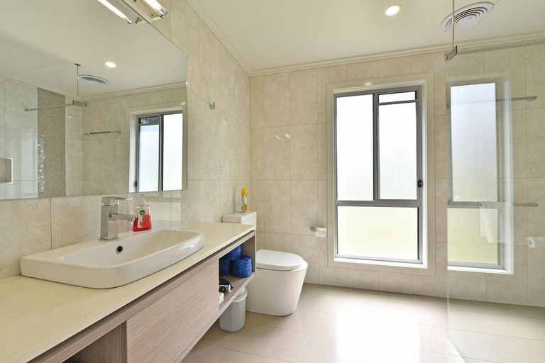 Bathroom, Ironbark Hill Villa 3 - Saperavi, Singleton