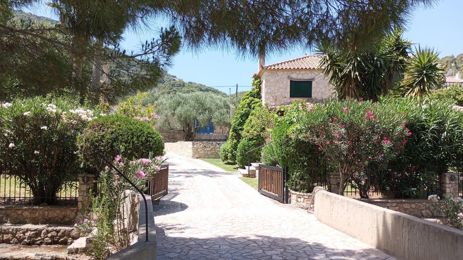 Others 4, Castello Bellos Villas, Ionian Islands