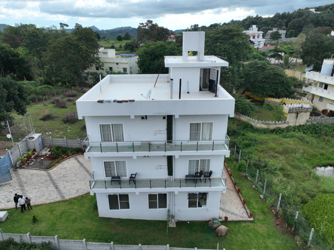 4, PRS CREEK SIDE HOME STAY VILLA, Vellore