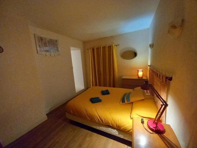 Bedroom 2, Via Lactea, Creuse